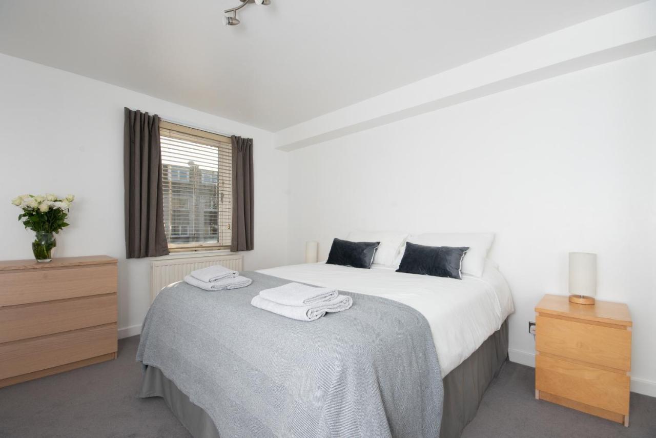 Dwellcome Home: West End 2-Bedroom with Free Parking & Wi-Fi Aberdeen Exterior photo